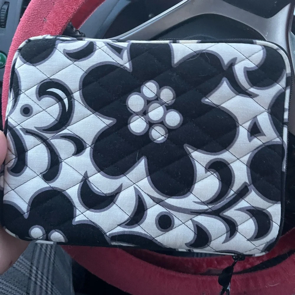 Black and White Floral Quilted Pouch